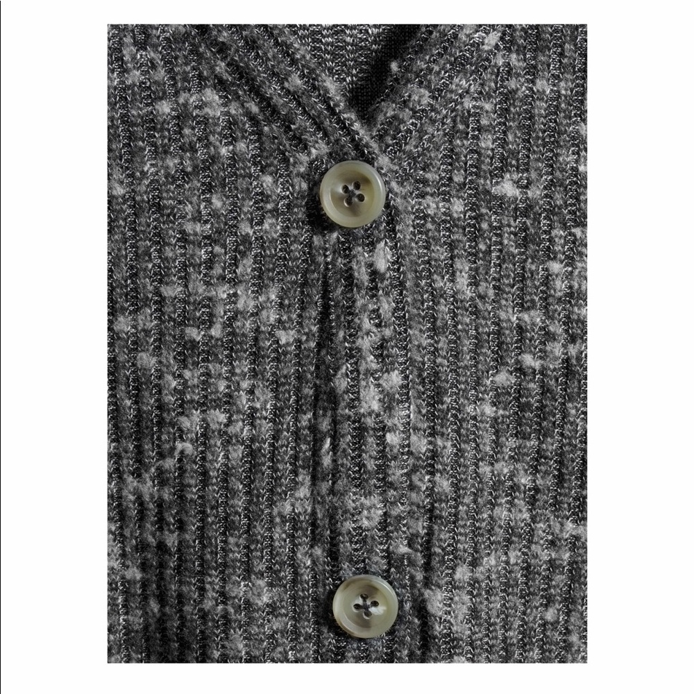 🛍 Rib Button Front Top 🛍 - Picture 2 of 4